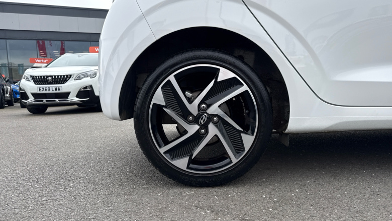 Hyundai i10 1.0 MPi Premium 5dr Petrol Hatchback